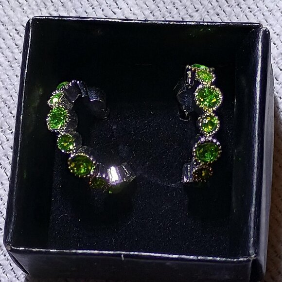 Avon/Birthstone Hoop Earrings/Women/Green Peridot/August Birth Month - Picture 1 of 4